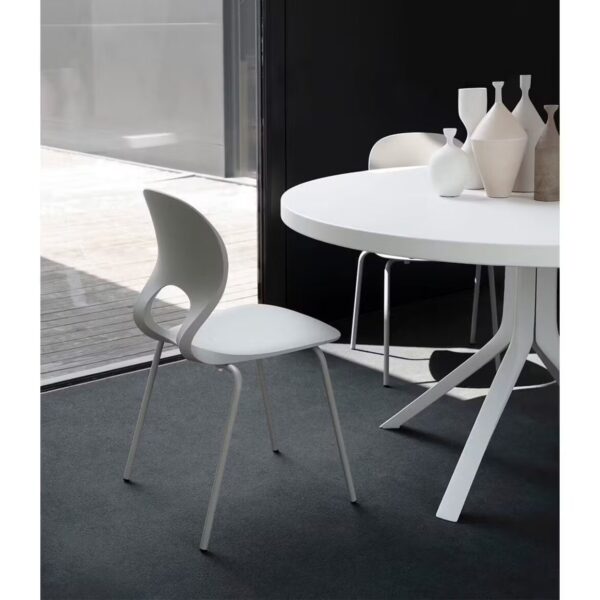 Pikaia Chair
