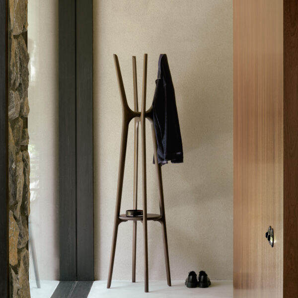 PI coat stand
