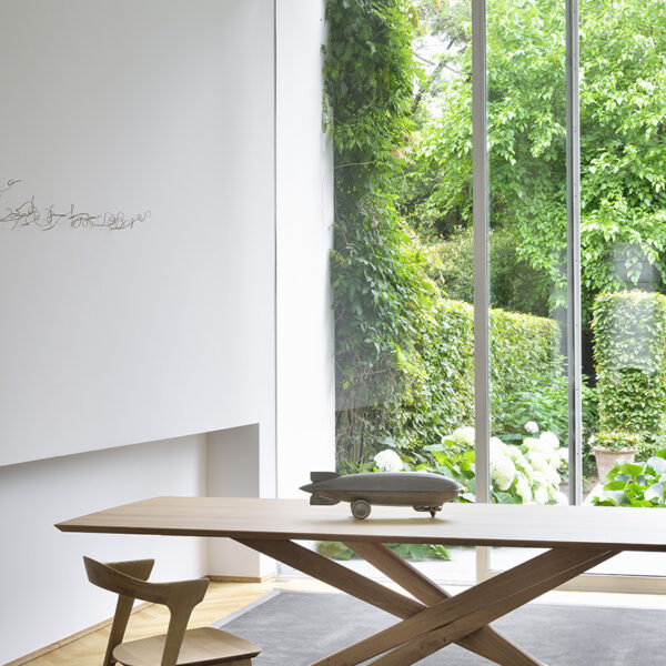 Mikado dining table