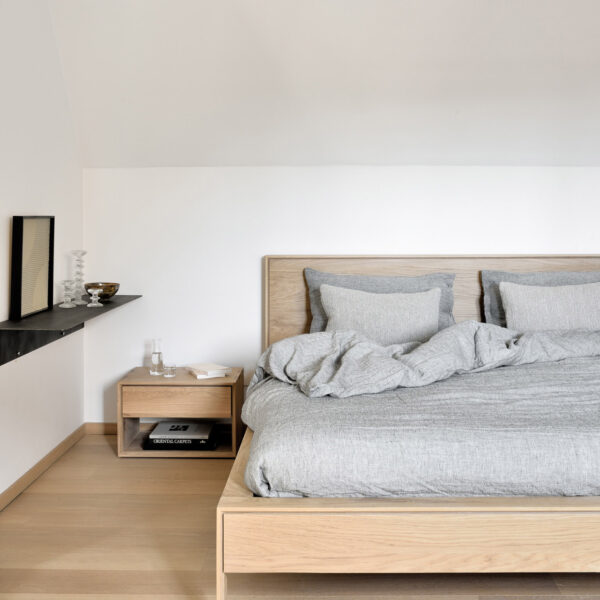 Nordic II bedside table