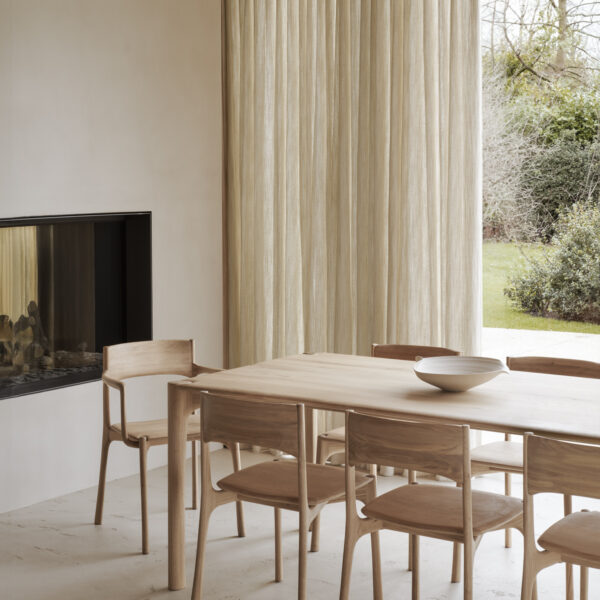 PI dining table