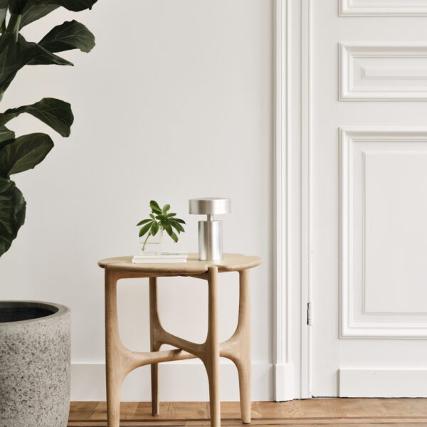 PI side table